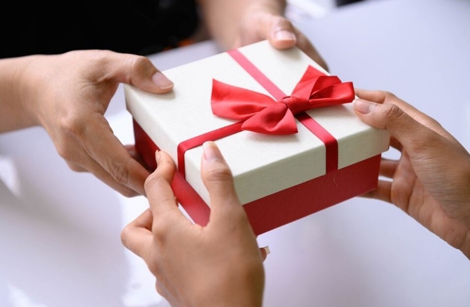 Giving with Purpose: The Power of Financial Gifts